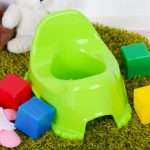 Зеленый стул у детей - возможные причины и особенности лечения