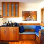Кухонный уголок со спальным местом – отличное решение для маленькой комнаты