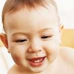 Когда, как и какие зубы режутся первыми у малыша?