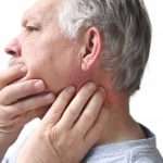 Жировик на шее: фото, причины появления и способы лечения
