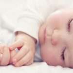 Ребенок в 2 месяца не спит днем: нормы сна и бодрствования, как наладить режим младенца, рекомендации педиатров