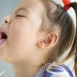 Когда опасен грудной кашель у детей?