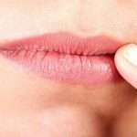 Хейлит на губах: виды, причины возникновения и лечение