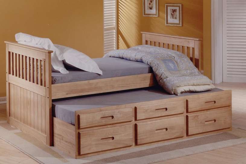 односпальная кровать с выдвижными ящиками