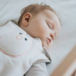 До какого возраста дети спят днем? Распорядок дня ребенка. Ребенок мало спит: норма или нет