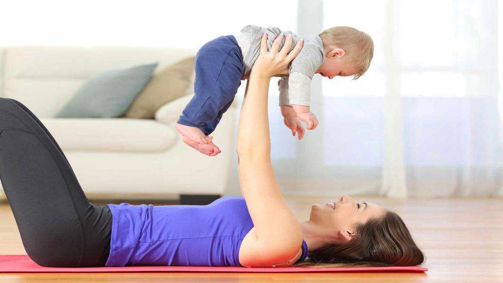 Физическое воспитание детей первого года жизни