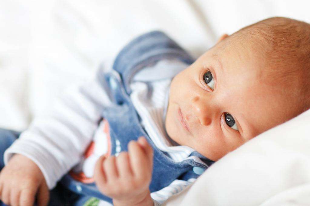 почему новорожденный икает после еды